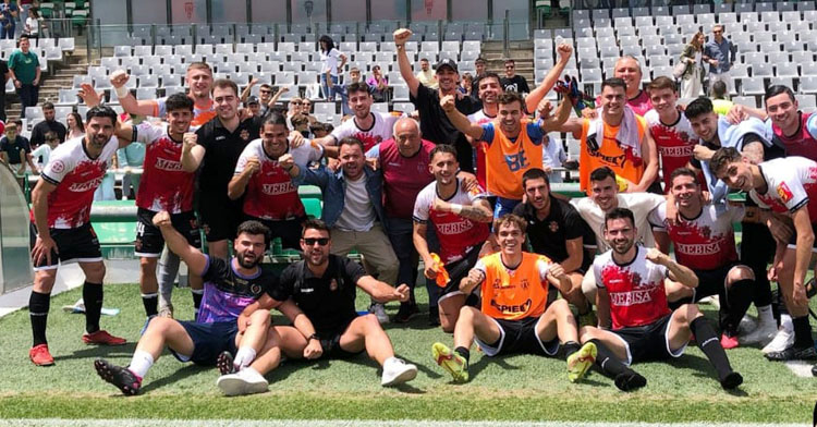 El Espeleño celebrando su permanencia en El Arcángel. Foto: Espeleño