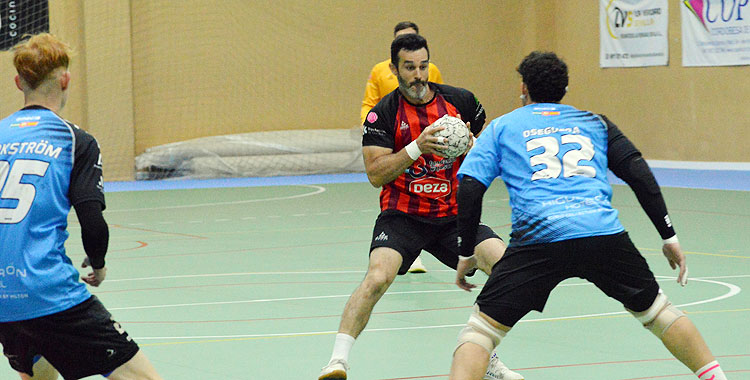 El veterano Julián Portero en uno de los partidos en Fátima de esta temporada. Foto: CBM