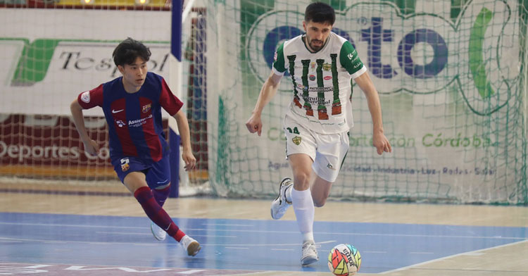 Mykytiuk iniciando una contra ante el Barcelona. Foto: Córdoba Patrimonio