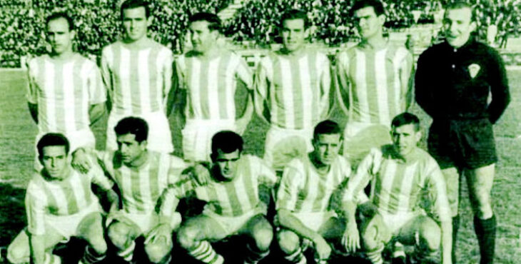 El Córdoba de la temporada 1961-62 pudo ascender en El Arcángel, pero no se dieron los resultados y terminó por hacerlo en Huelva a la siguiente semana. Imagen: www.artencordoba.com