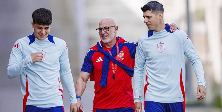 Pau Cubarsí junto a Luis de la Fiuente y Morata el día previo a su descarte para el Europeo de Alemania.