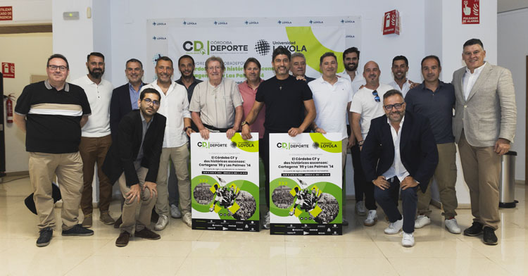 Foto de familia de las mesas redondas de Cordobadeporte.