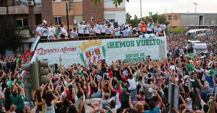 Celebración del ascenso del Córdoba a Primera en 2014. Foto: Larrea