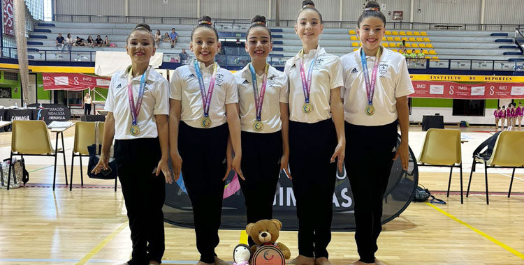 Las representantes senequistas con sus medallas. Foto: GR Séneca