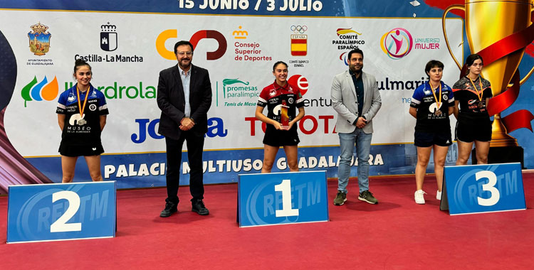 El podio con triplete de jugadoras del equipo prieguense en Guadalajara