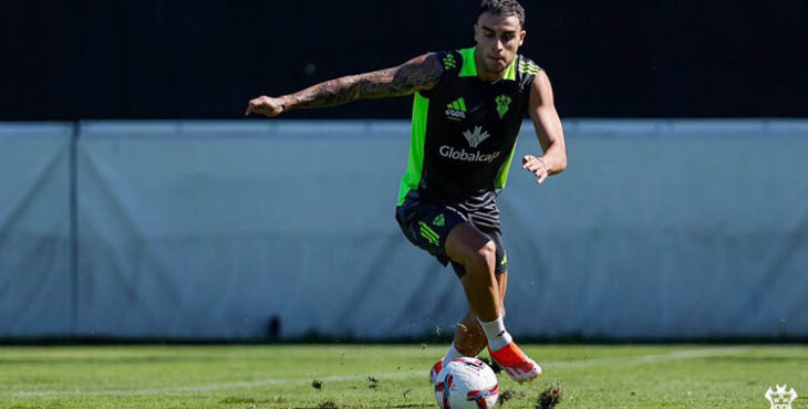 Carlos Isaac entrenando con el Albacete en el inicio de su pretemporada.