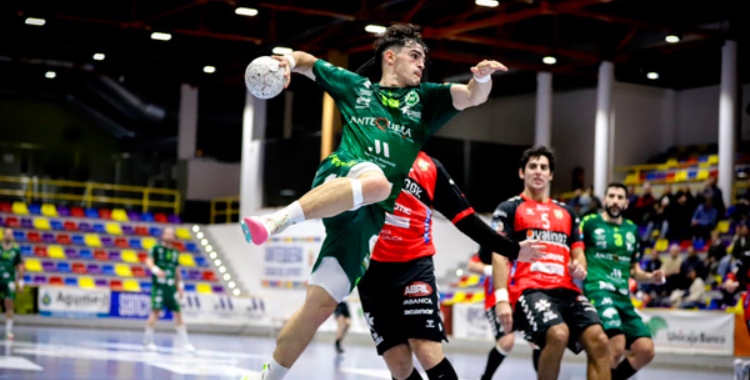 Edu Escobedo se corona como campeón de Europa de balonmano.