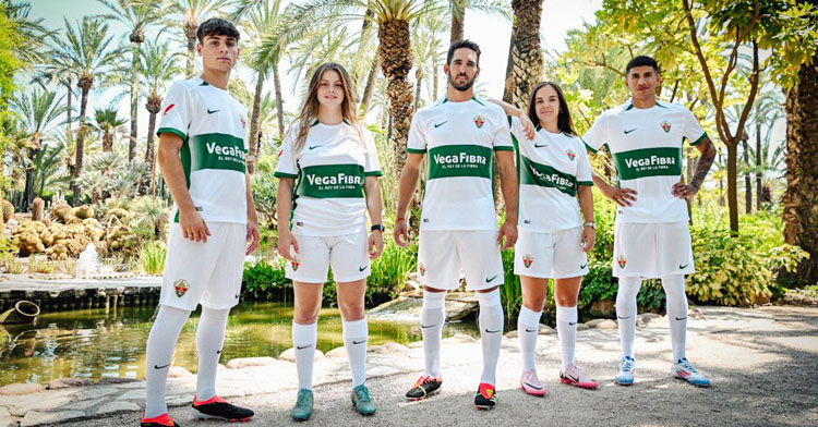 Presentación de la primera indumentaria del Elche para la 2024-25. Foto: Elche CF