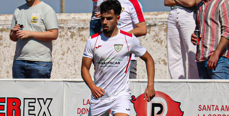 Jesús Marín jugando con el Castuera. Foto: KFL Photo