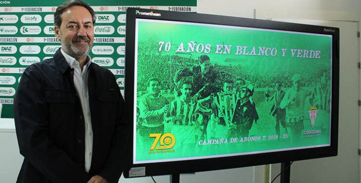 Sonriente. Antonio Fernández Monterrubio presentando la campaña de abonados del regreso a Segunda División.