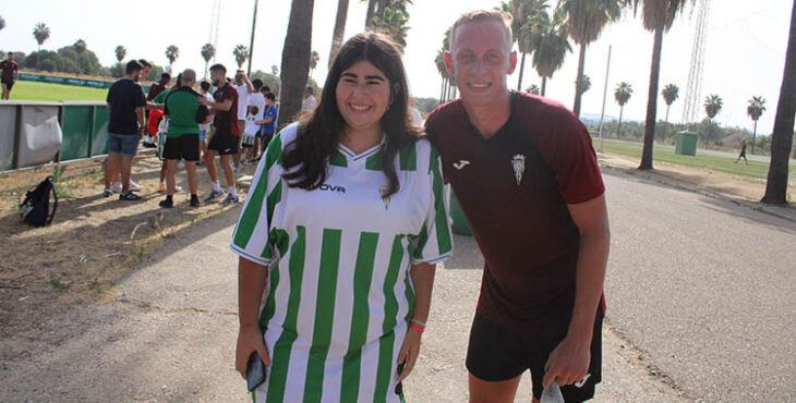 Obolskii con una aficionada del Córdoba