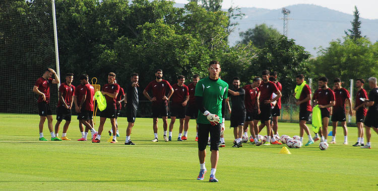 El meta Ramón Vila es el mejor ejemplo de fichajes de perfil bajo, joven y con posibilidades de crecer sin haber debutado aún en el fútbol profesional.
