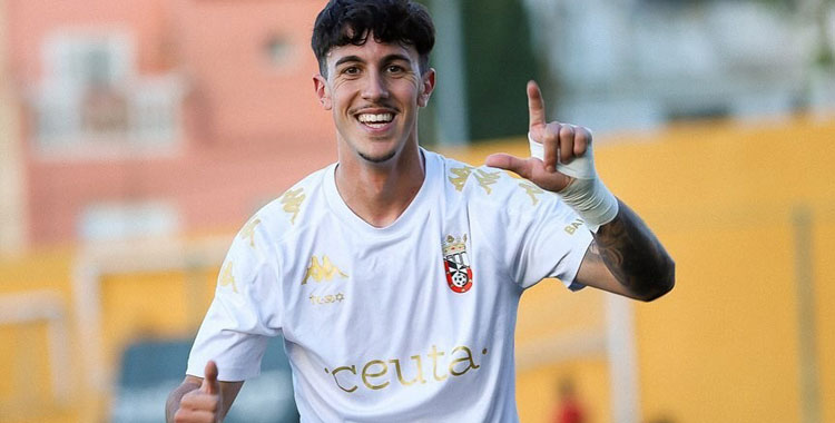 Imagen de Sergio Rivera celebrando un gol en su anterior equipo. Foto cedida por el Ciudad de Lucena