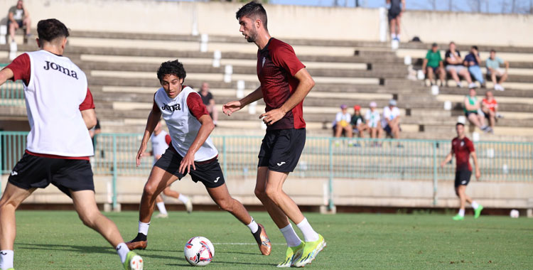 El Córdoba en uno de sus entrenamientos de esta semana. Foto: CCF