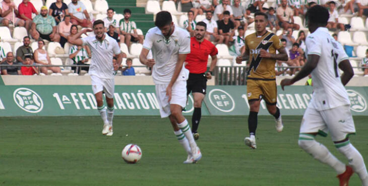 Theo Zidane conduciendo ante el Rayo Vallecano.