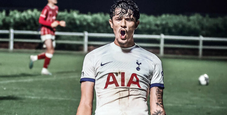 Jude Soonsup-Bell tras marcar un gol con el Tottenham sub21. Foto: @FabrizioRomano