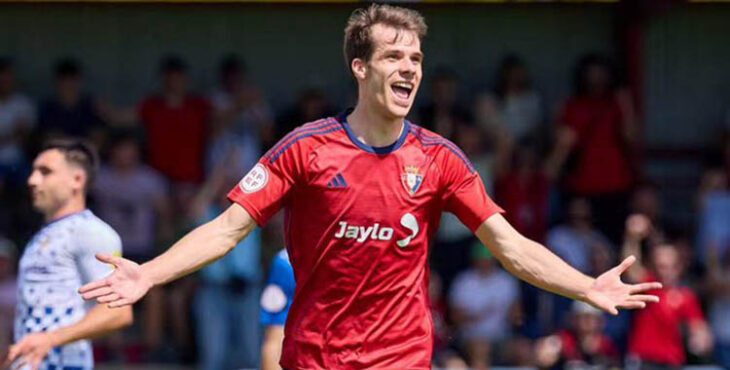 El extremo navarro Ander Yoldi celebrando uno de sus goles con Osasuna B.