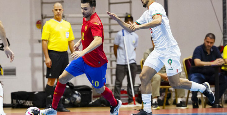 César Velasco en una acción del amistoso. Foto: RFEF