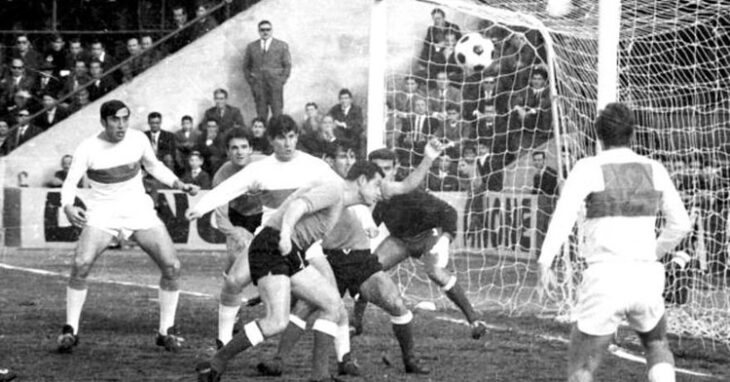 Acción del Elche-Córdoba en la 1967-68 en Primera.