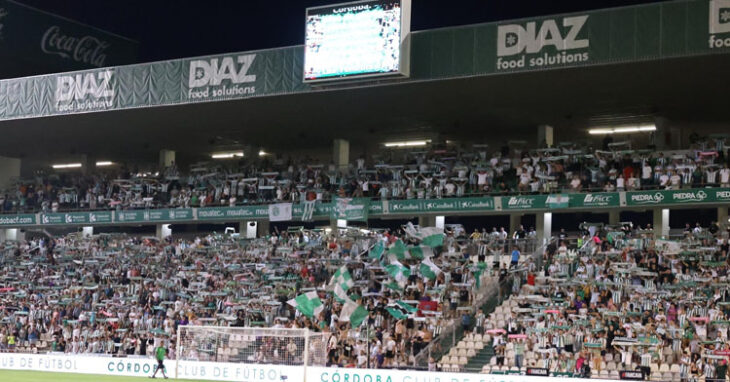 Grada 1954 a la salida del Córdoba ante el Burgos. Foto: CCF