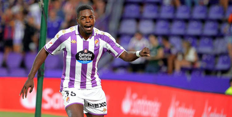 Iván Cedric celebrando el gol que le daba la victoria en el último minuto al Valladolid ante el Cartagena.