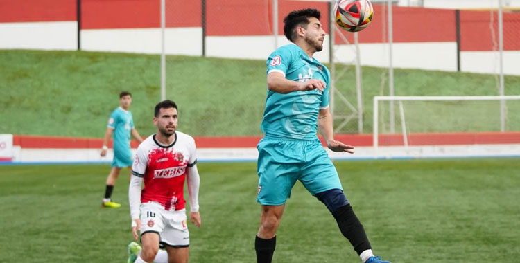 Iván Sánchez, a la izquierda, en un partido de esta pasada temporada. Foto: CD Pozoblanco