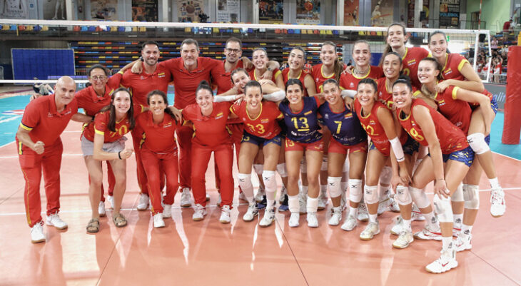 Raquel Montoro con la selección española. Foto: RFEVB