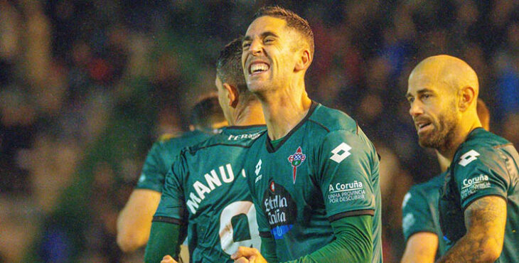 Sabin Merino celebrando uno de los cinco goles que marcó el pasado curso con el Racing de Ferrol.