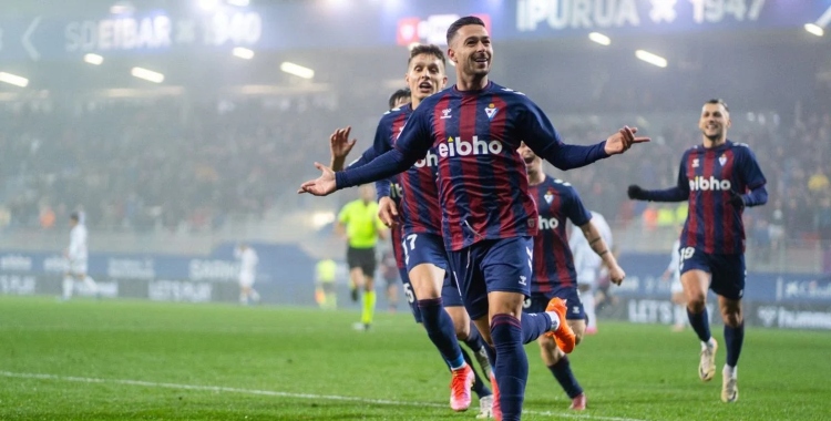 Sergio León en su etapa como jugador del Eibar.