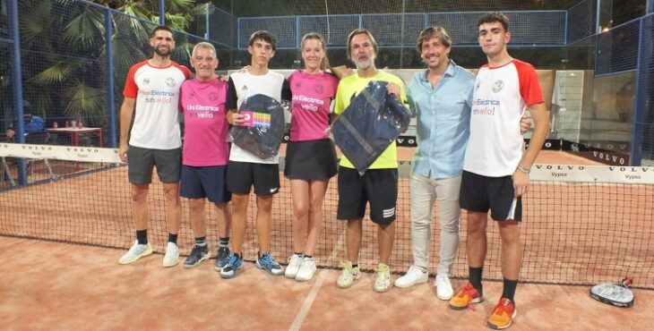 Ganadores, organización y patrocinadores. De izquierda a derecha, Antonio Hornero, Antonio Mérida, Gabriel Galindo, Inma Rubio, Silvi Güemes, Salvador Reyes y Diego Mérida