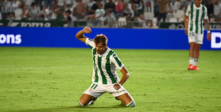 Ander Yoldi lamentándose tras perdonar el 2-0, un tanto. que echaría de menos el Córdoba a la postre.