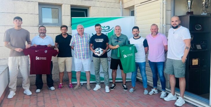 La foto de familia de los seleccionadores con Martín Torralbo. Foto: RFAF