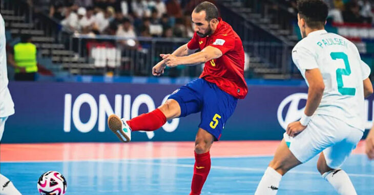 Boyis dispara a puerta ante Nueva Zelanda. Foto: RFEF