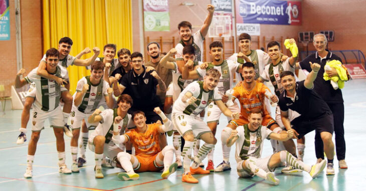 El Córdoba Futsal celebra su triunfo en Bujalance. Foto: David Hernández