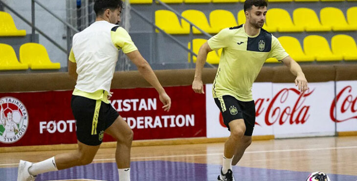 César Velasco en uno de los entrenamientos de la selección. Foto: RFEF