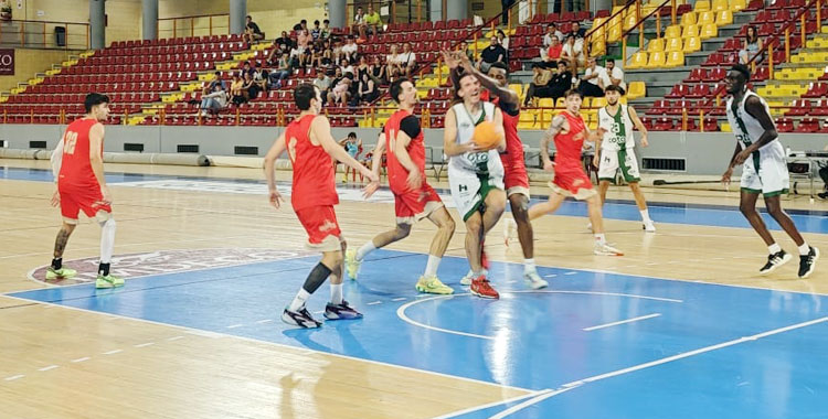 Un lance del segundo encuentro amistoso del Coto. Foto: Córdoba Club de Baloncesto