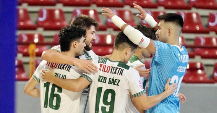 La celebración de uno de los goles del filial califal. Foto: Edu Luque / Córdoba Futsal