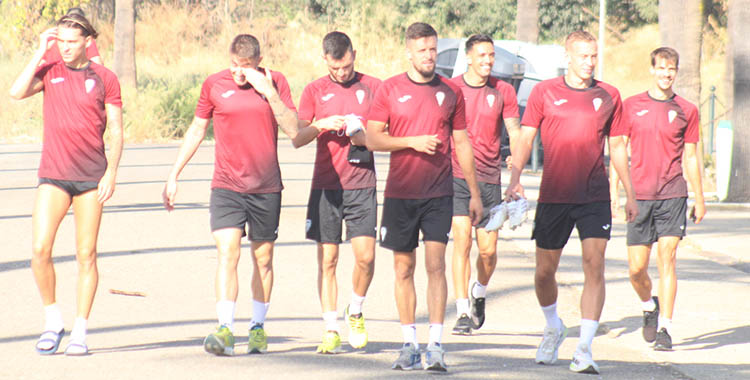 Genaro, en el centro de la imagen, junto a Casas, Obolskii, Lapeña, Álex Sala o Ander Yoldi.