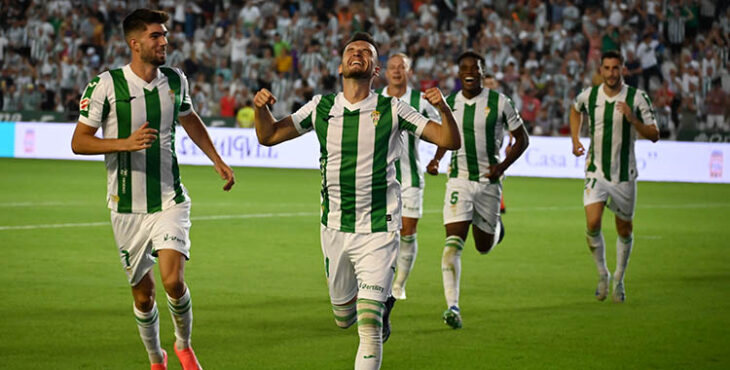 Adri Lapeña celebrando el tanto que cerraba el partido ante el Racing de Ferrol.