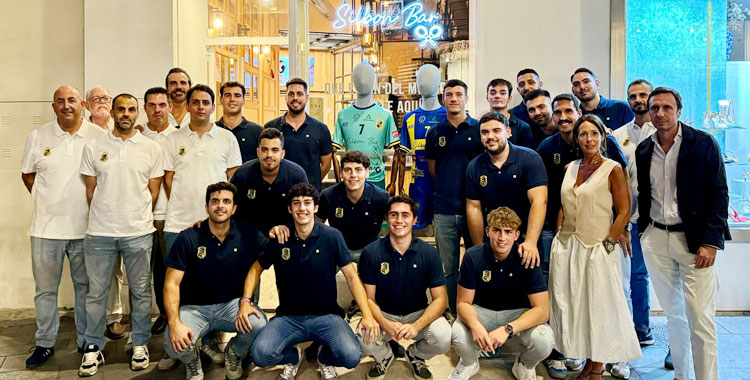 La foto de familia del acto. Foto: La Salle Balonmano