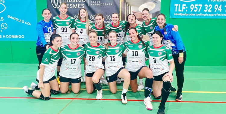 Las jugadoras de Adesal posando tras otro triunfo justo antes de la liga