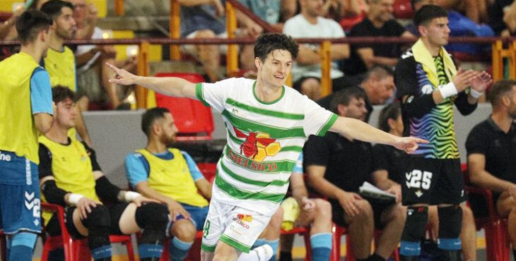 La celebración de uno de los tres goles blanquiverdes. Foto: Córdoba Futsal