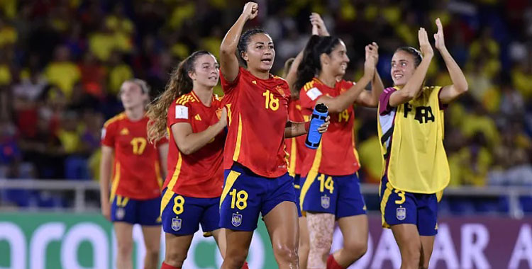 Wifi, en el centro, celebrando el pase de España a cuartos del Mundial sub20. Foto: RFEF