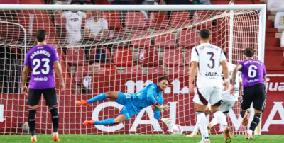 Carlos Marín detiene un penalti en el Albacete-Córdoba. Fotografía: Córdoba CF