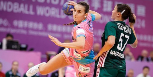 Elena Torres en un partido con el Helvetia Montequinto. Fotografía: Helvetia Balonmano Montequinto