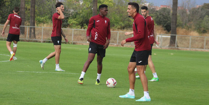 El hispano-maliense Ntji Tounkara entrenando con el primer equipo.