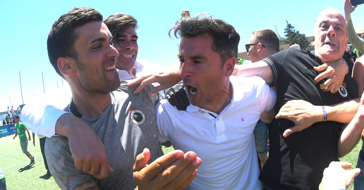 Iván Ania tras ascender al Racing a Segunda. Foto: Real Racing Club