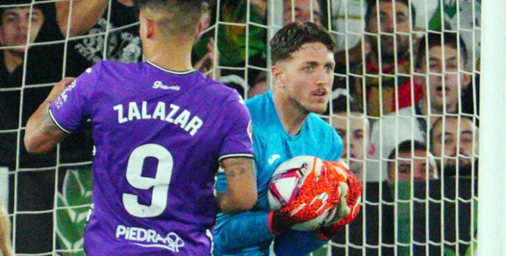 Carlos Marín con el balón en control. Foto: Córdoba CF