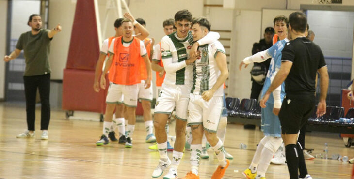 La celebración de uno de los tantos blanquiverdes en feudo gaditano. Foto: Edu Luque / Córdoba Futsal