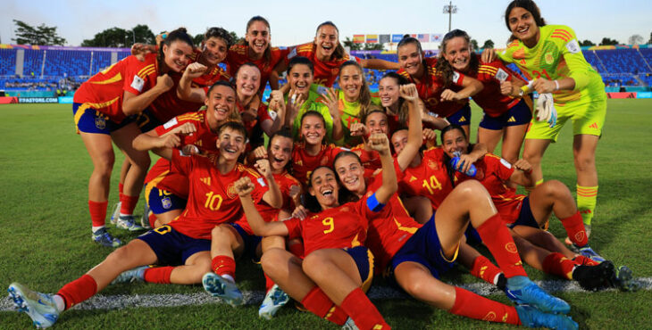 Las jugadoras españolas posando tras su clasificación. Foto: RFEF